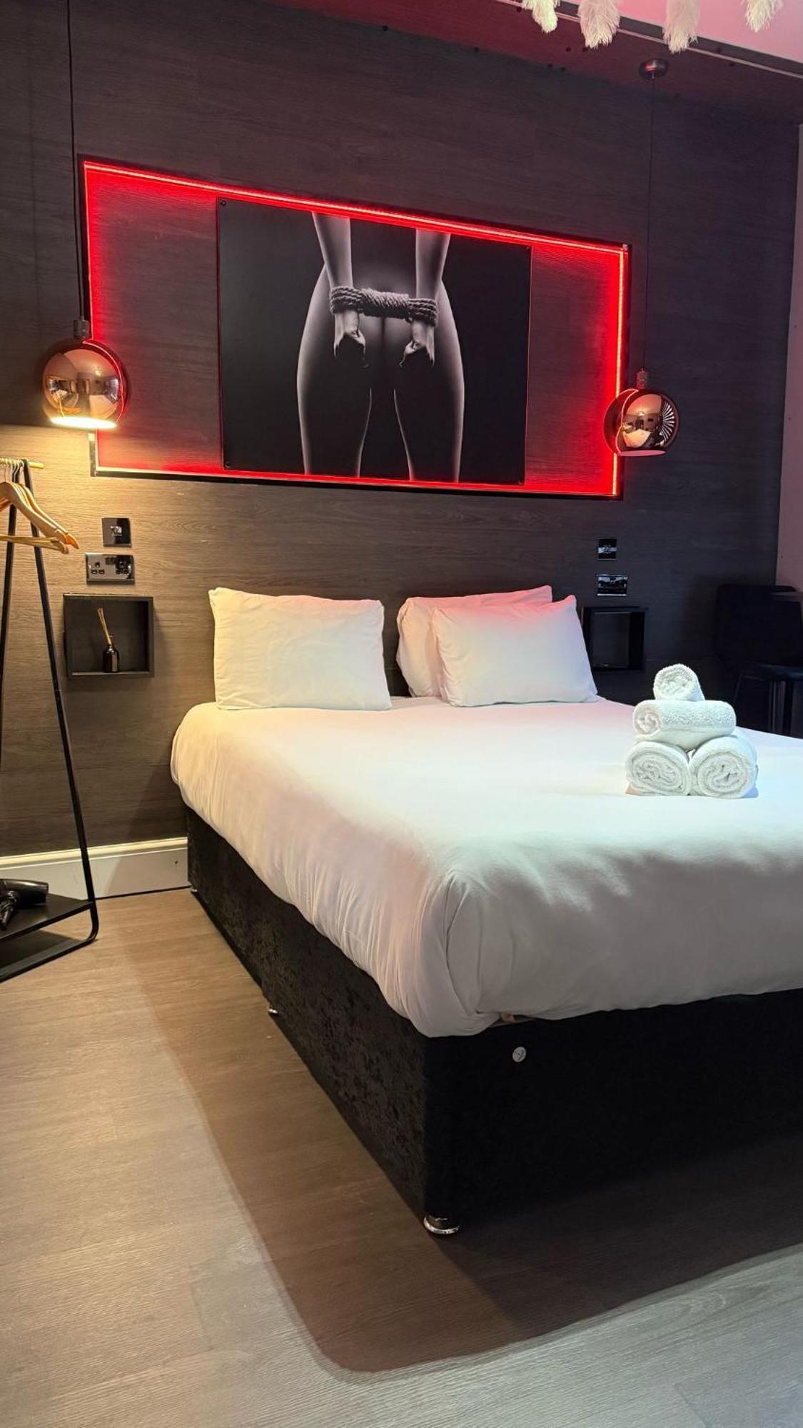 Elegant 1Bedroom Flat With Jacuzzi In A Prime Location Londres Exterior foto