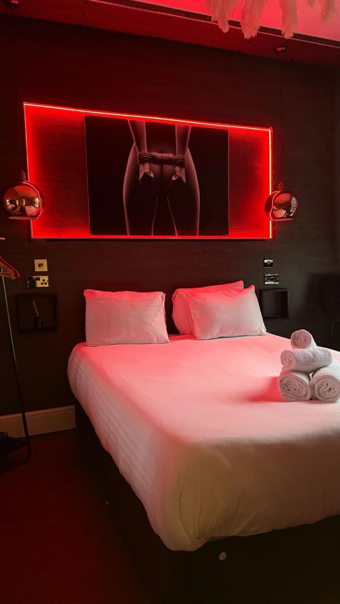 Elegant 1Bedroom Flat With Jacuzzi In A Prime Location Londres Exterior foto